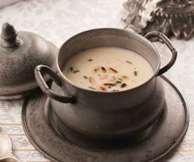 Crema de coliflor con piñones