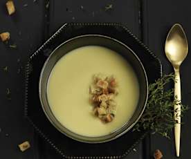 Sopa de alho-francês com croutons