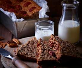 Pan con salvado, nueces, zanahoria, manzana y yogur