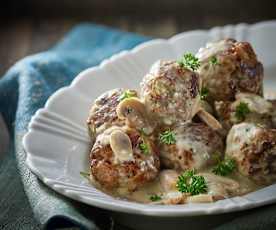 Polpette di carne in salsa di funghi