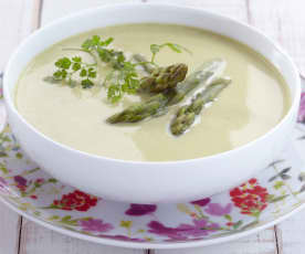 Velouté d'asperge au cerfeuil