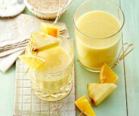 Ananas-Kokos-Smoothie mit Ingwer