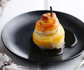 Peras a vapor com massa folhada