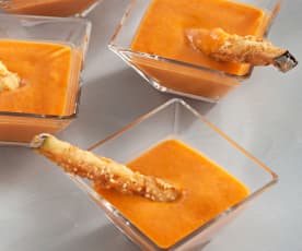 Salmorejo de mango con bastones de berenjena crujiente