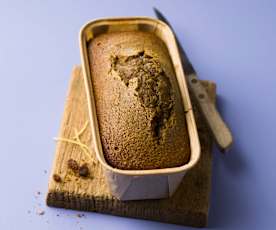 Cake sans gluten aux fruits confits et raisins secs