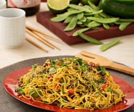 Fideos chinos con verduras al curry