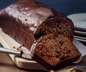 Bananenkuchen mit Schokolade und Rosinen