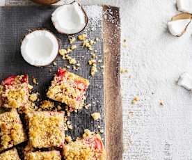 Quadrados de morango e coco