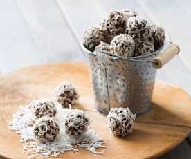 Buckwheat and date bliss balls