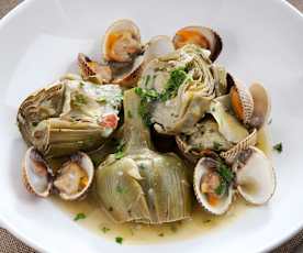 Alcachofas en salsa verde con berberechos