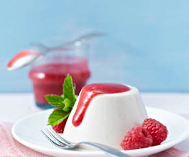 Cashew panna cotta with raspberry sauce