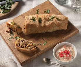 Eierschwammerlstrudel mit Paprikadip