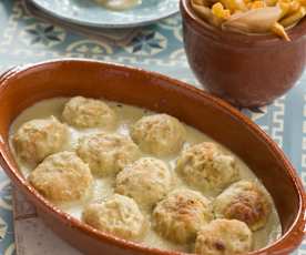 Albóndigas de pollo con almendras