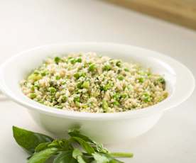 Salada de quinoa com ervilhas e pesto de coentros