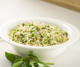 Quinoa con guisantes y pesto de almendra