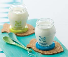 Iogurte de banana, laranja e bolacha