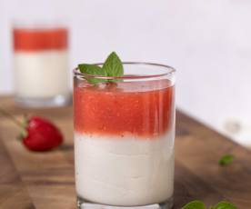 Çilekli Yalancı Panna Cotta 