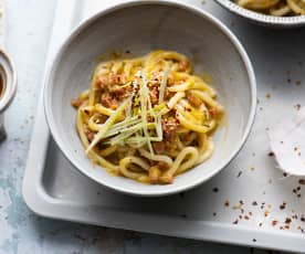 Miso carbonara z makaronem udon