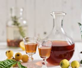Licor de caroço de nêspera