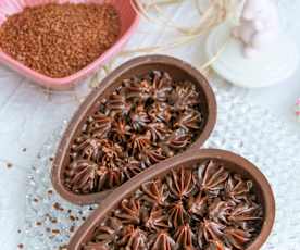 Ovo de chocolate recheado com brigadeiro