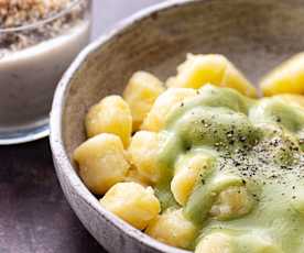 Gnocchi z sosem cukiniowym; Deser gruszkowo-jogurtowy