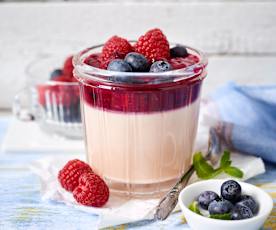 Tee-Gelee mit Beerenkompott