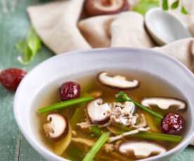 芹菜红枣瘦肉汤