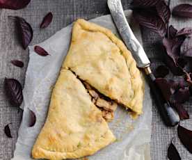 Calzone de cogumelos e mozarela