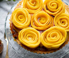 Crostata mango e frutto della passione con crema bavarese