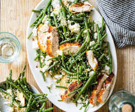 Salade de haricots verts, semoule et poulet pané