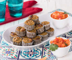 Muffin di platano e tonno con salsa piccante