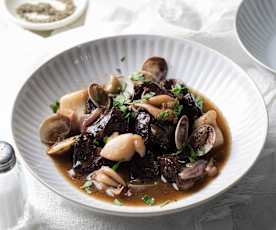 Stoofpotje van Runderwang met Mosselen en Inktvis