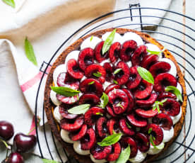 Tarte croustillante aux cerises et à la verveine