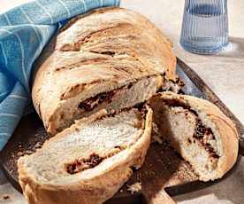 Παραδοσιακό γεμιστό ψωμί με προζύμι