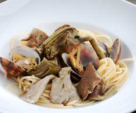 Spaghetti with Clams, Mushrooms and Artichokes
