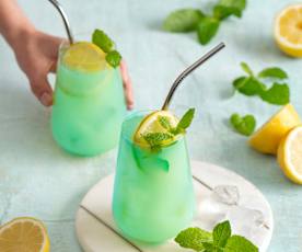 Bezalkoholowy drink cytrynowo-miętowy