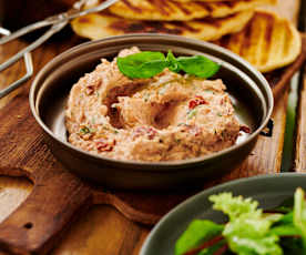 Mediterraner Dip zum Grillen