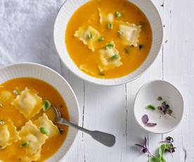 Crema di zucca con ravioli