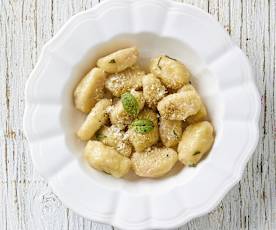 Gnocchi di patate ripieni di speck e Brie