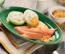 Kohlrabi mit Ringelblumen-Sauce und Lachsforelle