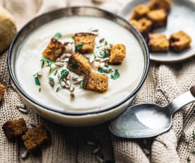 Soupe de panais au pain d'épices