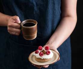 Donaty z mąki gryczanej z kremem waniliowym