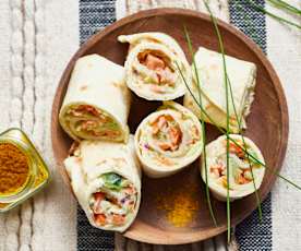 Wrap carotte-concombre, sauce yaourt au curry