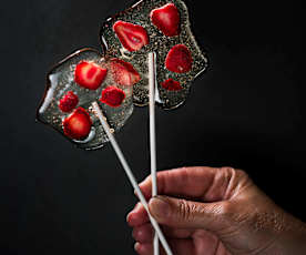 Chupa-chupas com morangos