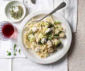 One-Pot-Pasta mit Poulet und Brokkoli