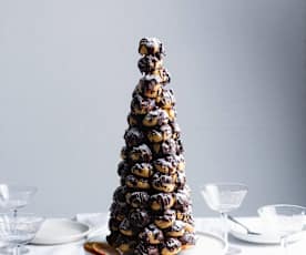 Portakallı Krema ve Bitter Çikolatalı Krokanbush (Croquembouche)