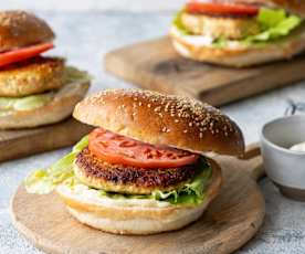Burgery z kurczaka z komosą ryżową (quinoa) i chia