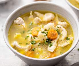 Zuppa di pollo e cavolfiori