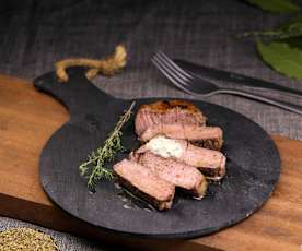 Filete de res con mantequilla de ajo a las hierbas Al vacío