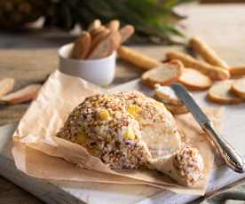 Queijo fresco com amêndoa e ananás